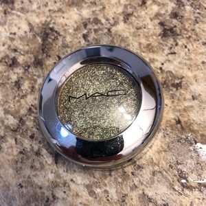 MAC  Make a Wish Eyeshadow